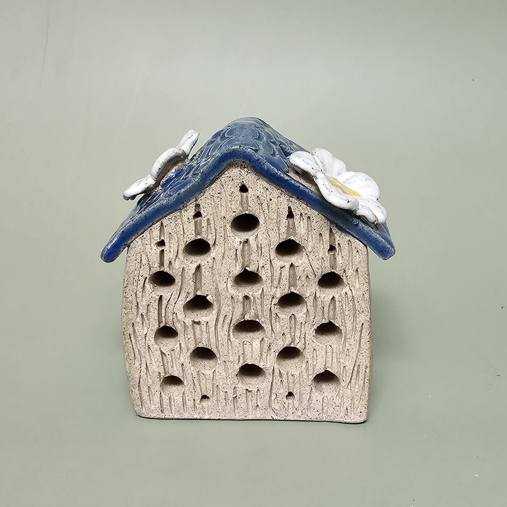 Hôtel à Insectes - La Petite Maison Fleurie (H#2601)