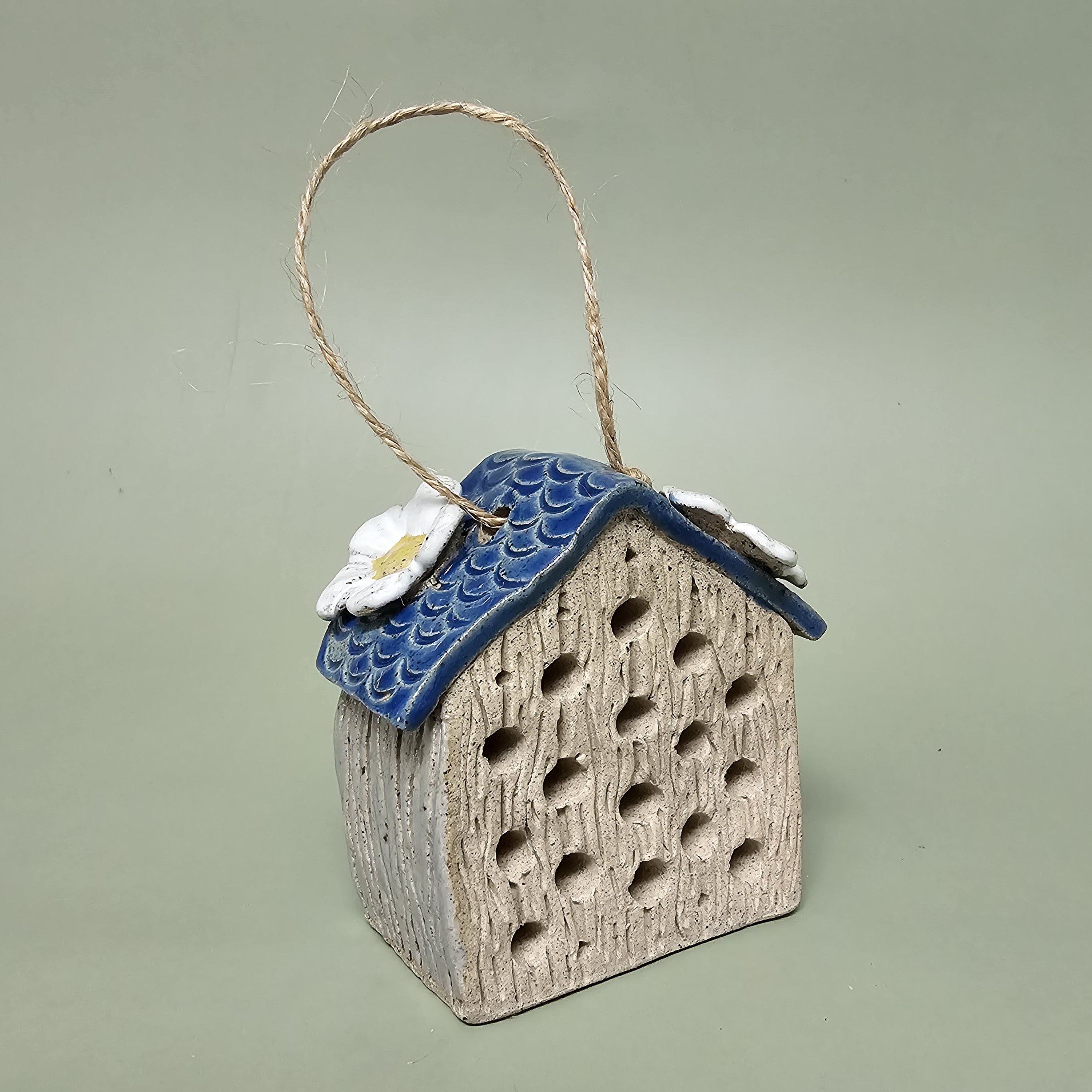 Hôtel à Insectes - La Petite Maison Fleurie (H#2601)