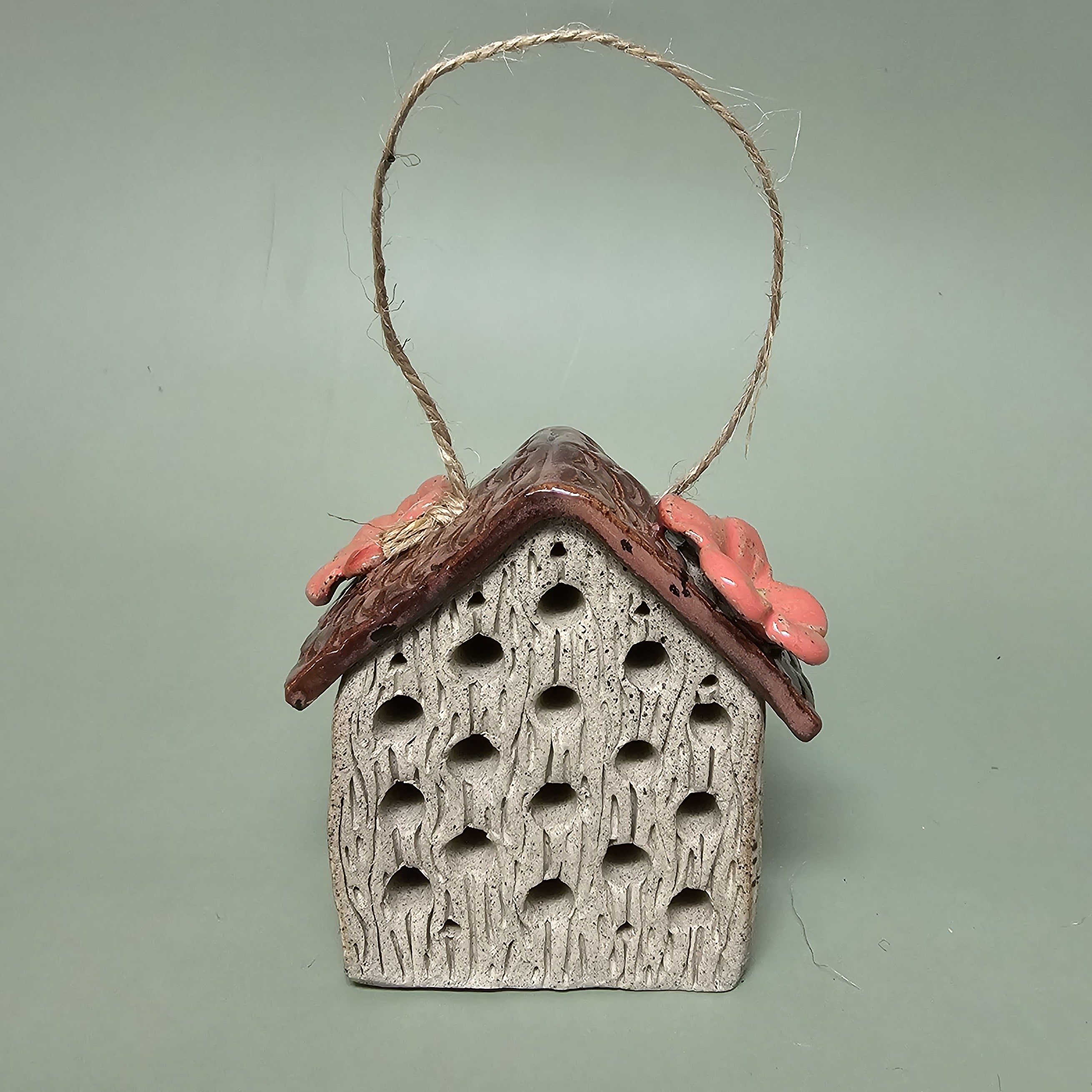 Hôtel à Insectes - La Petite Maison Fleurie (H#2602)