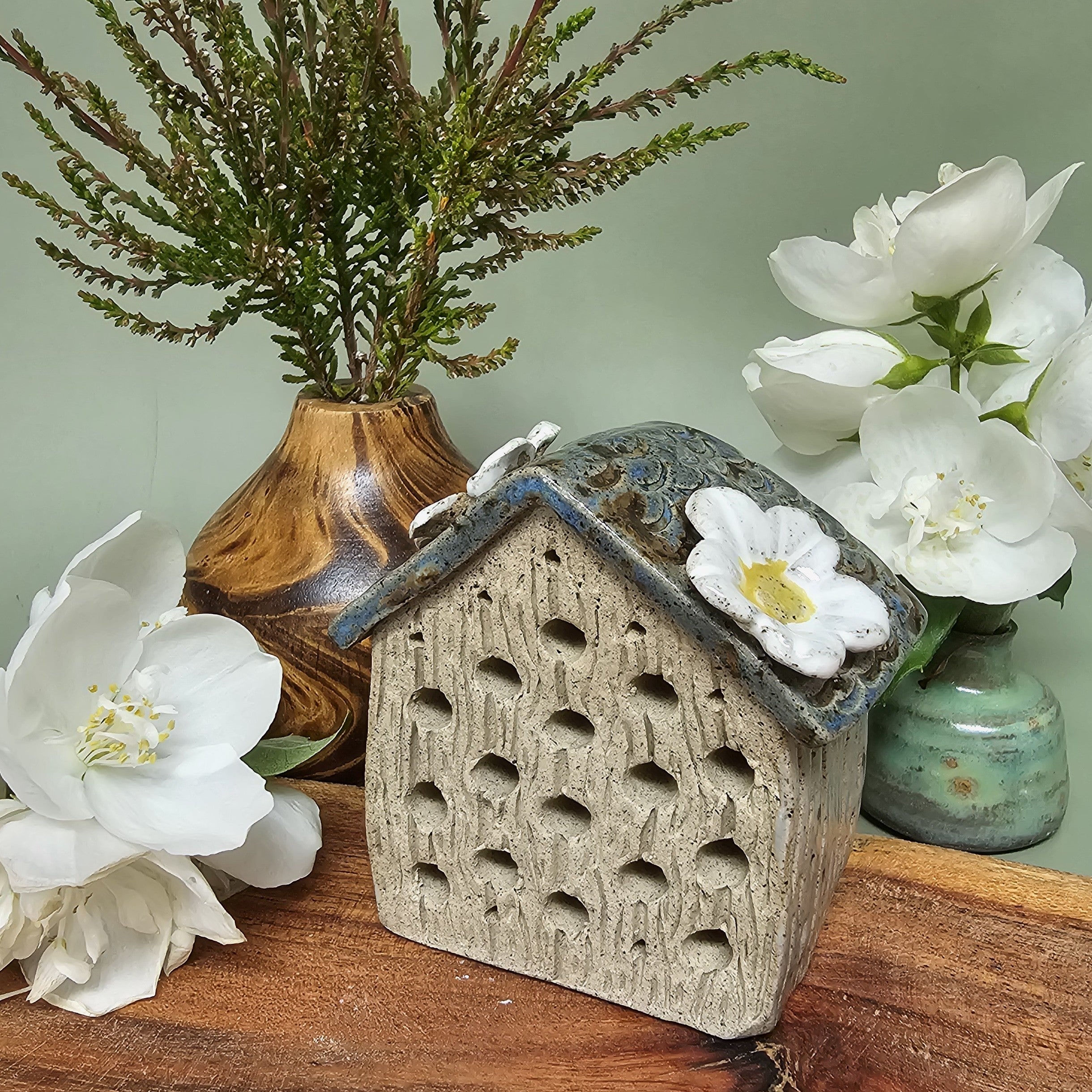 Hôtel à Insectes - La Petite Maison Fleurie (H#2603)
