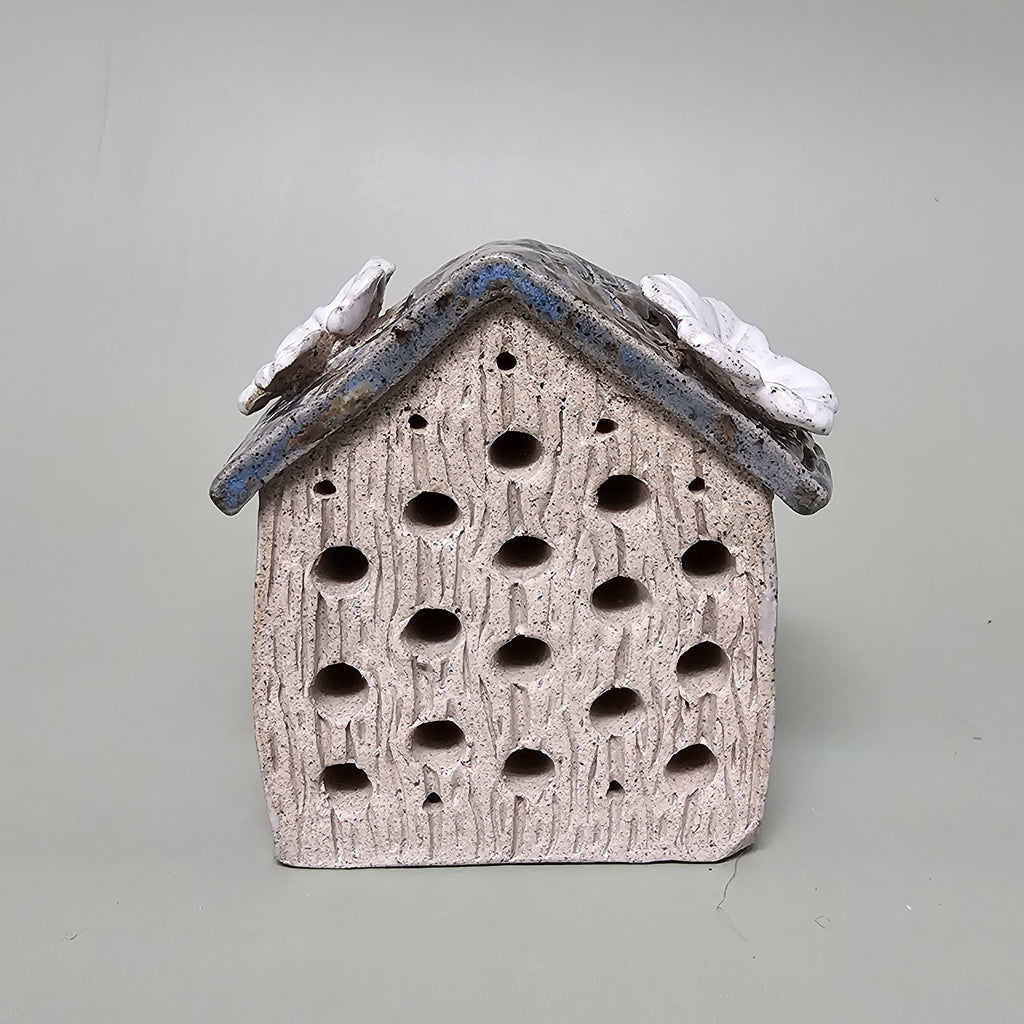 Hôtel à Insectes - La Petite Maison Fleurie (H#2603)