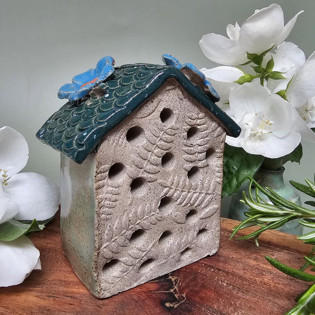 Hôtel à Insectes - La Petite Maison Fleurie (H#2604)