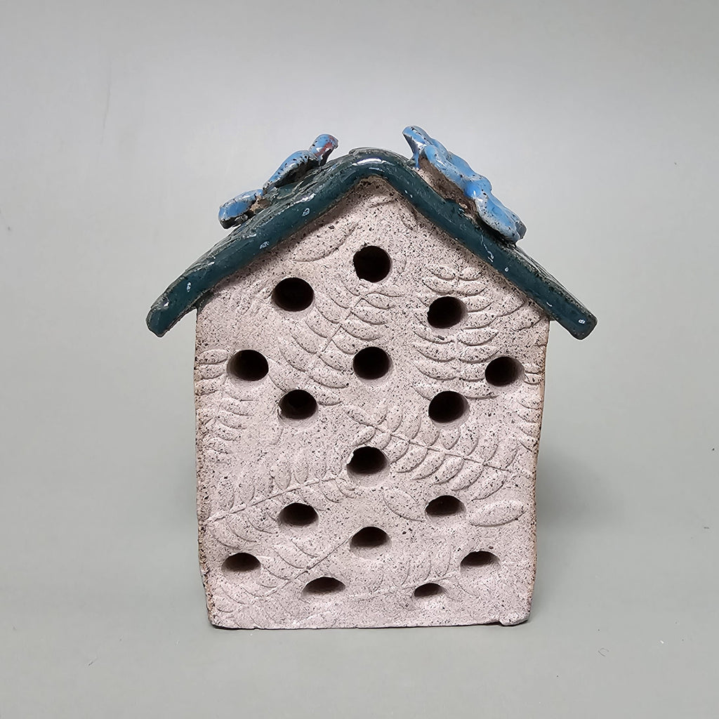 Hôtel à Insectes - La Petite Maison Fleurie (H#2604)