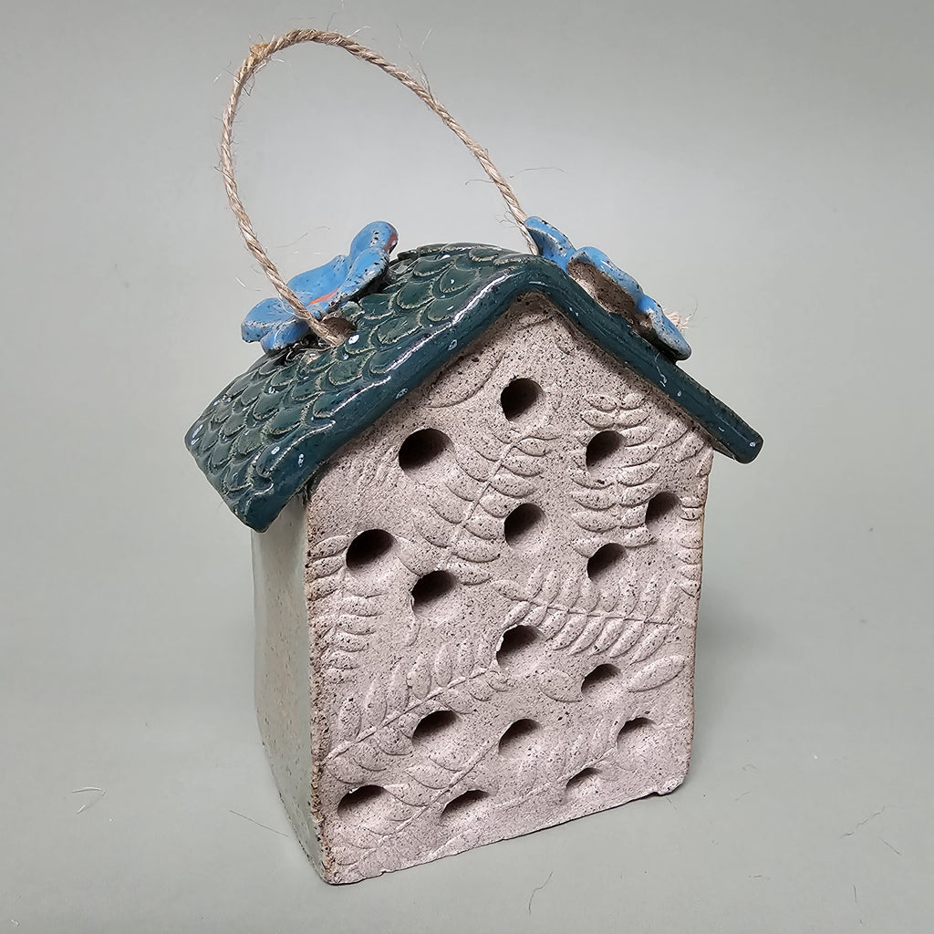 Hôtel à Insectes - La Petite Maison Fleurie (H#2604)